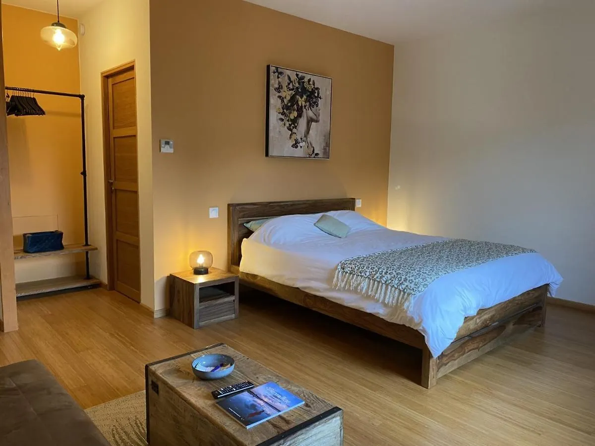 Aux Coteaux D'Aussac Hotel L'Honor-de-Cos 0*,  France