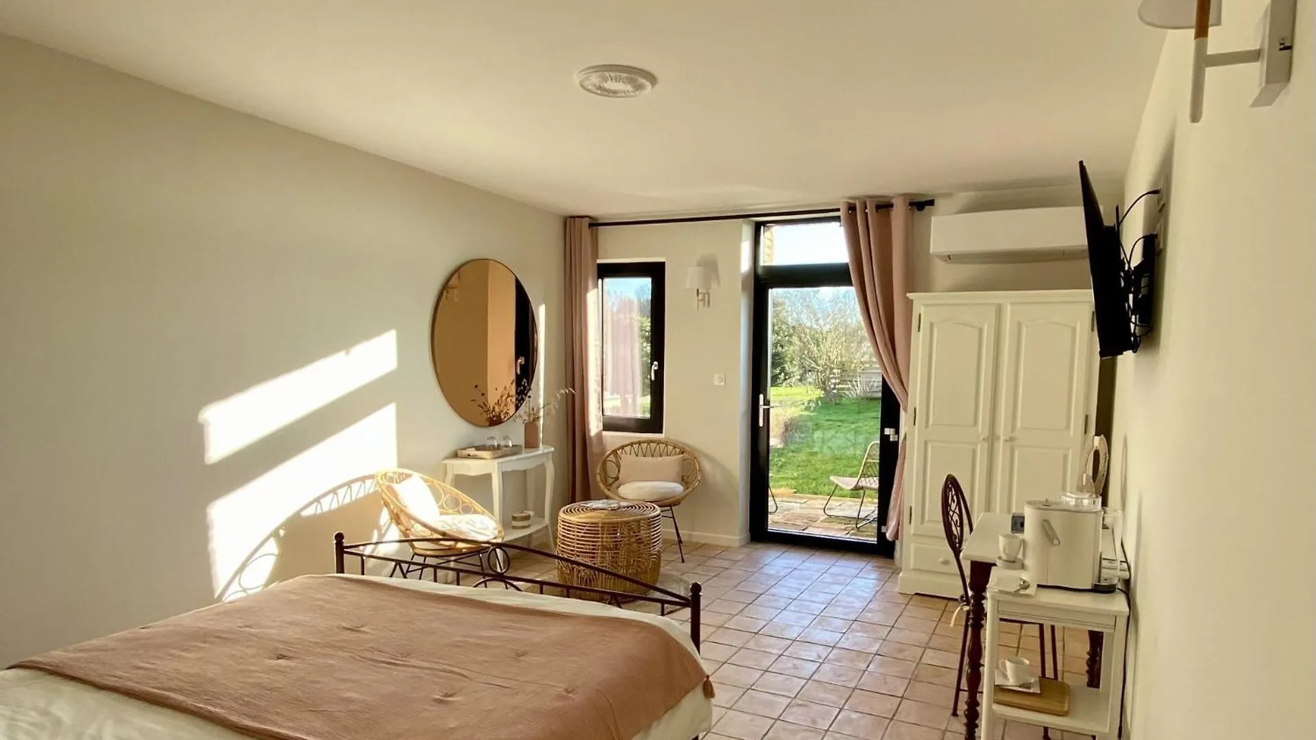 Aux Coteaux D'Aussac Hotel L'Honor-de-Cos France