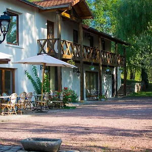 La Ferme Aux Biches Couette-café Commelle-Vernay